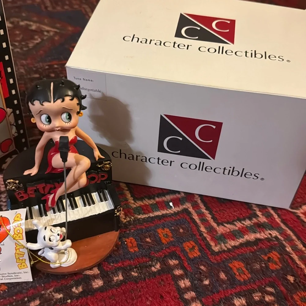 Vintage Betty Boop music box lot (2) with bonus lunchbox!!!! - Picture 5 of 16